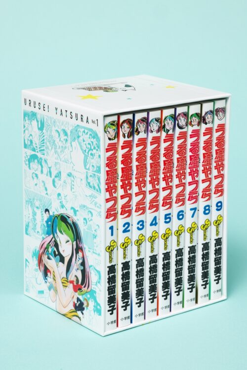 復刻BOXも好評発売中！超レアな少年サンデーコミックス初版を再現したコミックス34巻が、特製BOXに入って約40年ぶりに復活！　全4BOXを10月から4か月連続刊行予定で、Vol.1～3には特製ポストカード、 Vol.4には高橋留美子先生描き下ろし表紙の豪華ミニ原画集付き！Vol.1、2が現在発売中！ 5500円 小学館