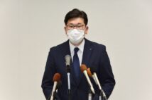 保育園園長を刑事告発した裾野市の村田悠市長(時事通信フォト)