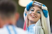 熱い声援を送る各国の女性サポーターたち(Getty Images)