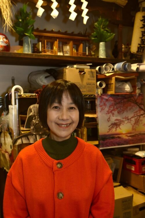 常連客に「みっちゃん」と慕われる店主の秋元美智子さん