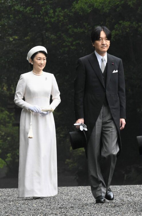 両陛下はもちろん、秋篠宮ご夫妻も訪問された（時事通信フォト）