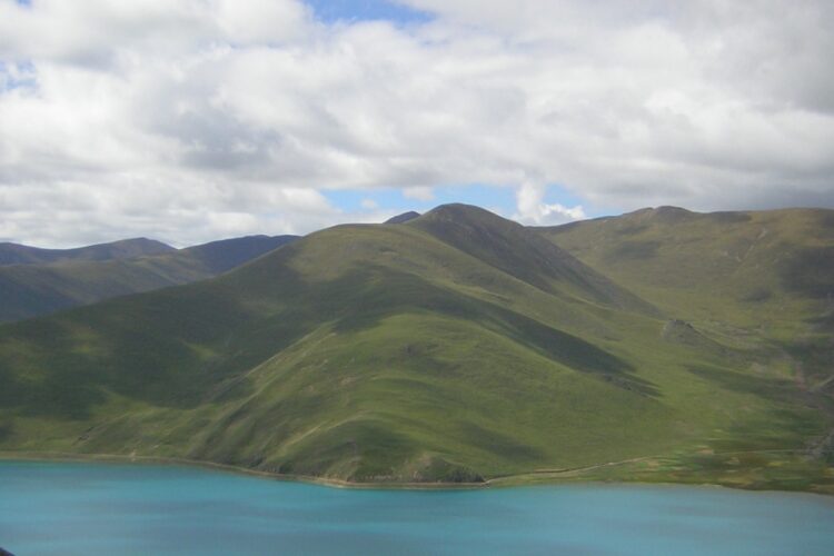 アジアの重要な水資源でもあるチベット高原に異変？（イメージ）