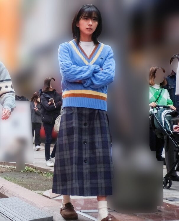 白いソックスに、スタイルの良い美貌