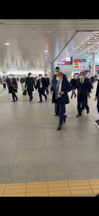 新横浜駅に六代目山口組関係者らが