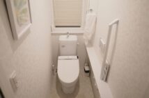 電気料金の節約テク 「トイレの蓋を閉める」「冷蔵庫を壁から離す」で何円削減できるか