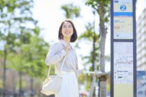 敬遠されがちな「駅からバスに乗る物件」に住む人たちが見出した様々なメリット