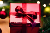 意外とデリケートな「家庭のクリスマスプレゼント」事情 不用意な会話が生むママ友間の亀裂