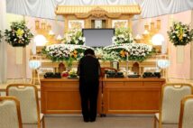 「不景気でも葬儀社は安泰」の嘘 単価減少、大手参入で競争激化する葬儀業界のリアル