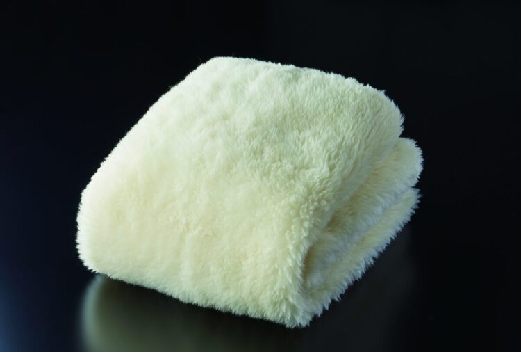 掛け毛布と敷き毛布があり、サイズはそれぞれシングル・セミダブル・ダブル・クイーン。自宅での洗濯も可能（手洗いコースなどの弱水流で）
