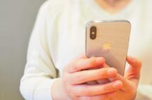 iPhoneのバッテリー交換料金値上げに悲鳴 「わざと消耗させる」ユーザーの必死の対策