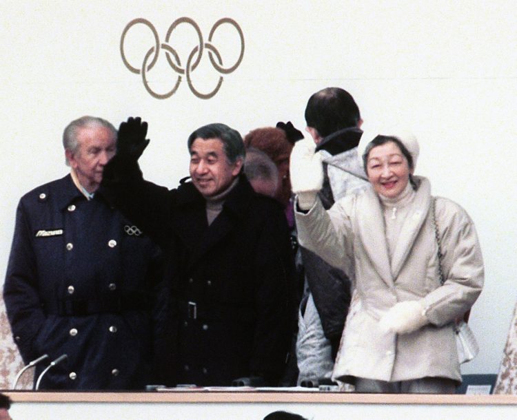 1998年2月、長野オリンピック開会式でのお姿（時事通信フォト）