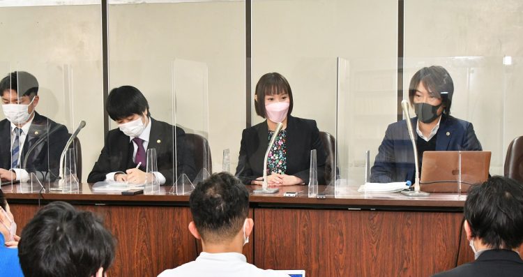 若林弁護士は、流出が引退後の暮らしやキャリアに影響を与えることを懸念