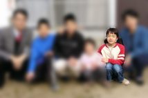 小川さんが小学生の時の家族写真