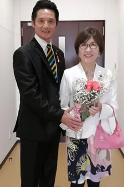 万木議員と稲田朋美議員