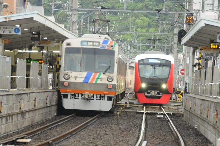 静鉄は全線が複線のため、高頻度運転が可能。平日の昼間帯でも1時間に7～8本の電車を運行している（撮影：小川裕夫）