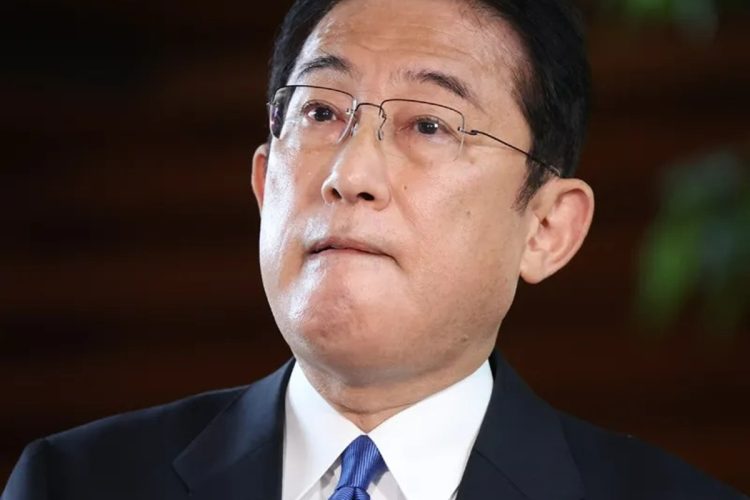 岸田文雄・首相が決断しきれないのは「高市氏の背後の勢力」も関係？（時事通信フォト）