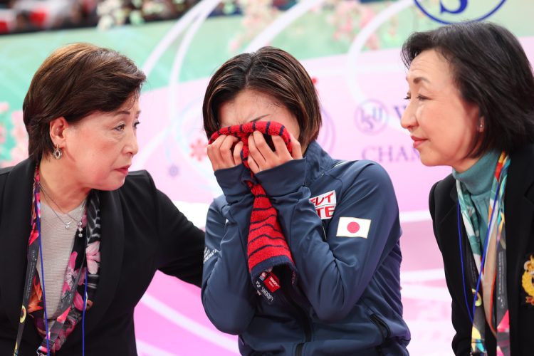 優勝が決まると、緊張の糸が切れたように号泣した坂本選手。試合後、「もっともっと強い選手になれるように頑張ります」と、来季への思いを明かした（写真／アフロ）