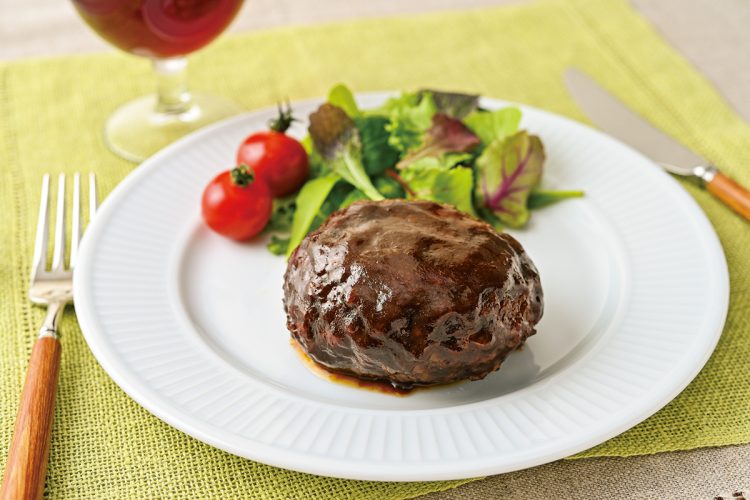 牛肉100％ならではのコクと旨味がたっぷりローソンの『肉厚！ビーフハンバーグ』