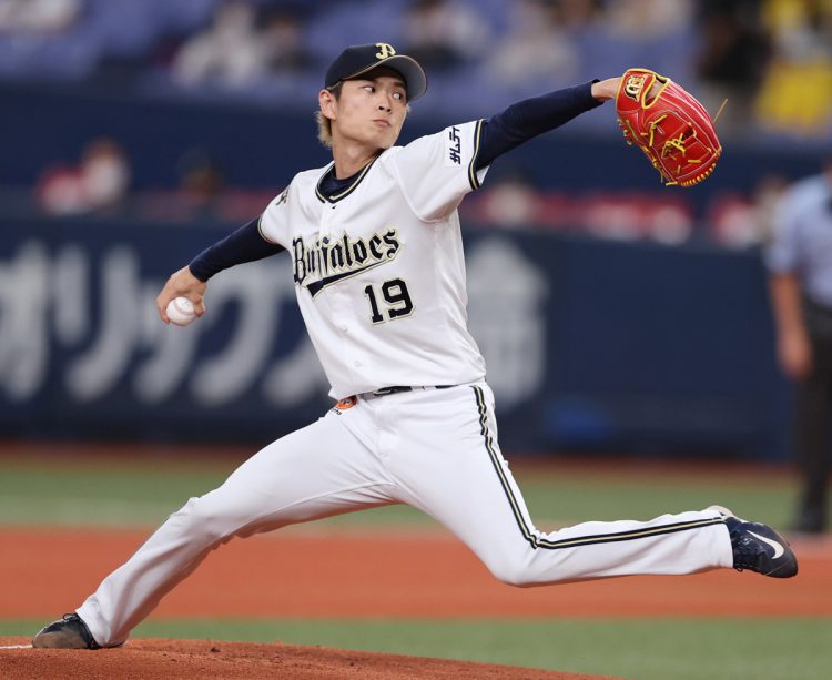 山岡泰輔投手（時事通信フォト）