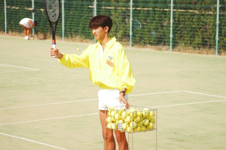 高校3年生の時、金子さんはテニスのインストラクターをしていた