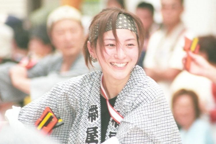 地元高知でよさこいを躍る広末涼子（2003年）