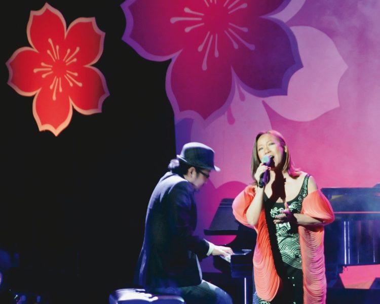 八神純子の『黄昏のBAY CITY』が海外で大ヒット（時事通信フォト）