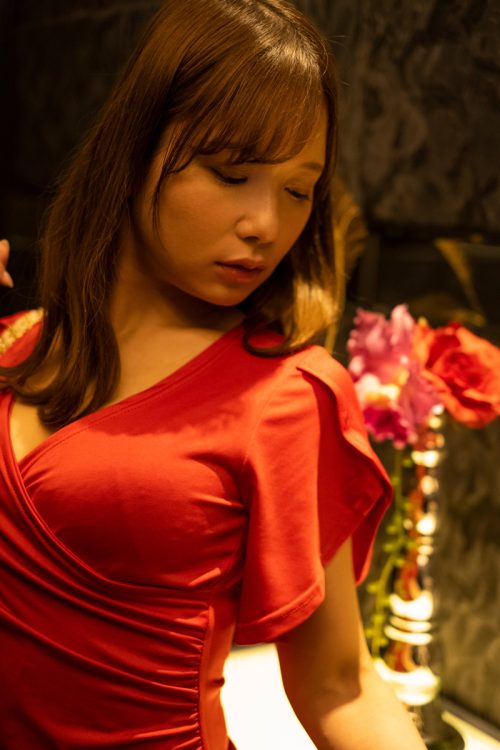 続きはデジタル写真集『桃園怜奈 ラブホテルで抱きたい愛乳』で