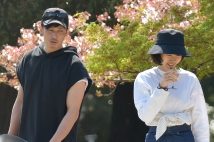 玉木宏と木南晴夏が公園でママ友たちとピクニック