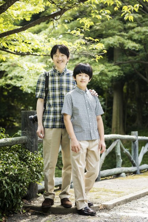 秋篠宮さまも悠仁さまも自然に関する分野がお好きである（2020年8月、東京・港区。写真／宮内庁提供）