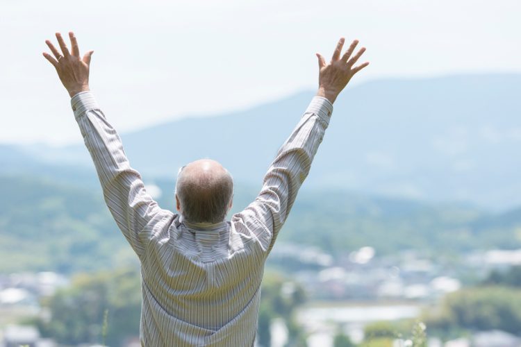 「異性への関心が高い人は長生きする」という研究の内容は？（イメージ。写真／AFLO）