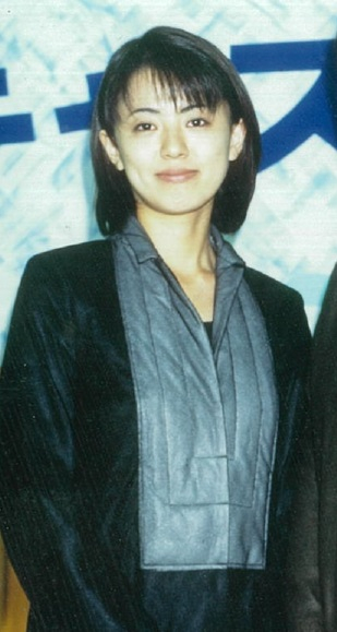 進藤晶子氏