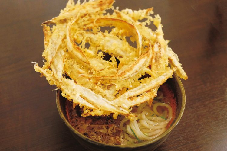 ご当地名物の「肉ごぼう天うどん」