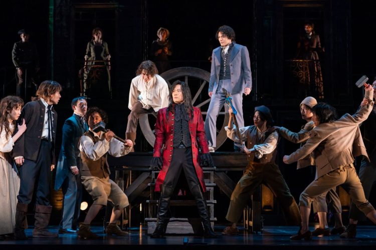 歴史上の登場人物が躍動する。崎山つばさら共演者にも注目だ。