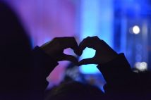 いよいよ“聖域”にメスを… 家計が苦しく「推し活費用の削減」に取り組む人たちの創意工夫