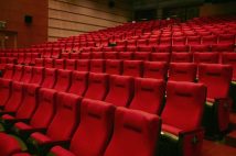 「いいところでトイレに立たないで!」 映画館で「座席ガチャがハズレた」と感じる瞬間