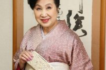 きもの研究家・三宅てる乃さんが語る「着物と財布」 愛用するのは帯にすっぽりと入る「3mmの薄い財布」