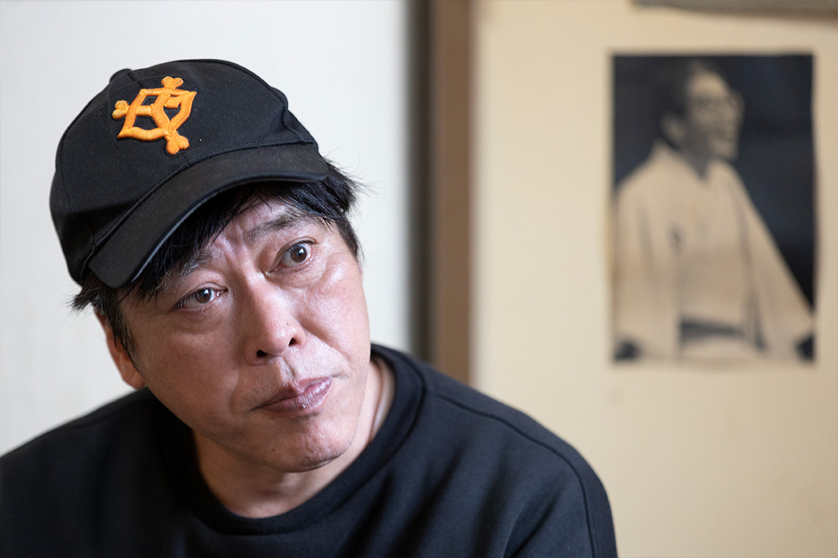 《ふざけんな!》『ザ・ノンフィクション』クズ芸人のその後、坊主頭で出家も1日で脱走 相方が明かした「鉄拳の真意」と現在