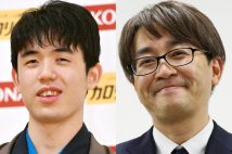 藤井聡太六冠(左)と羽生善治九段が再び対戦?(時事通信フォト)
