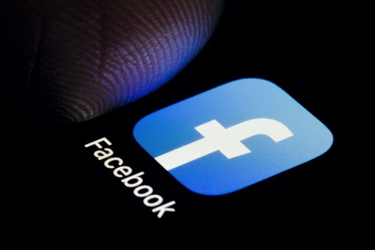 心当たりがある人のFacebookには、加害者を名指しする告発が書かれていた（イメージ、dpa/時事通信フォト）