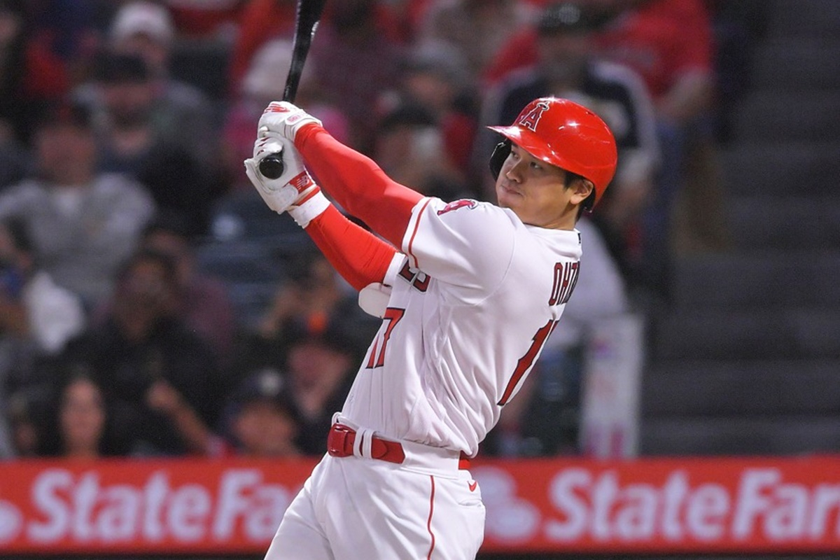 エンゼルス　大谷翔平　ハット　リバーシブル　来場者限定 エンゼルス・大谷翔平、9回に途中交代 「右股関節の張り」で大事