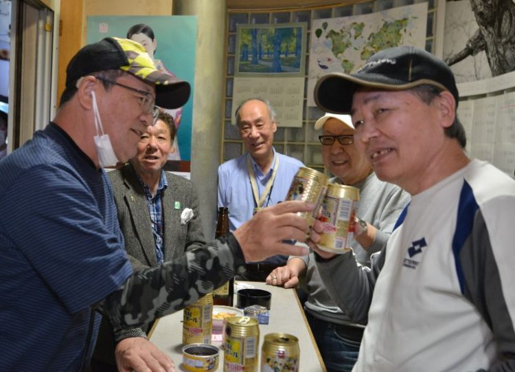 「ここで旨い酒を飲み、今日を精一杯楽しむんだよ」（70代）