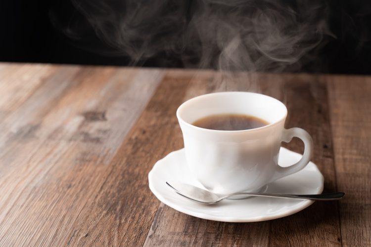 カフェインの摂取で血圧が上がるというデータも（写真／PIXTA）