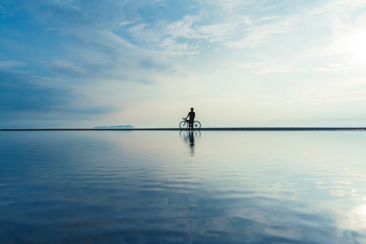 「世界一“インスタ映え”する天空の鏡」
父母ヶ浜海水浴場（香川県／写真＝AFLO）