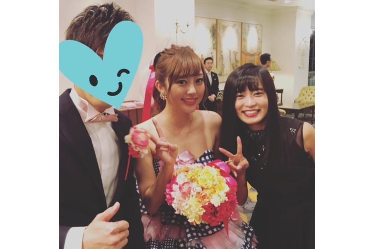 2018年の菊地亜美の結婚式に参加した小島（本人のインスタグラムより）