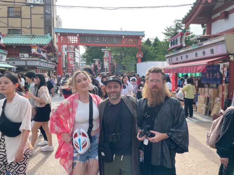 カナダからきた3人組は祭りに興奮冷めやらぬ様子だった