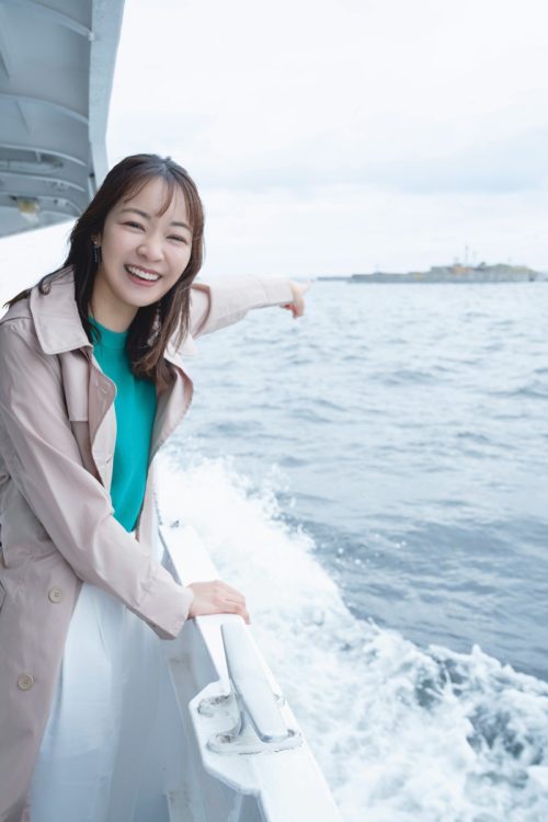 フリーアナウンサーの磯貝初奈さんが東京湾の人工島・第二海堡をレポート