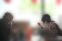 都はるみ(右)と矢崎滋