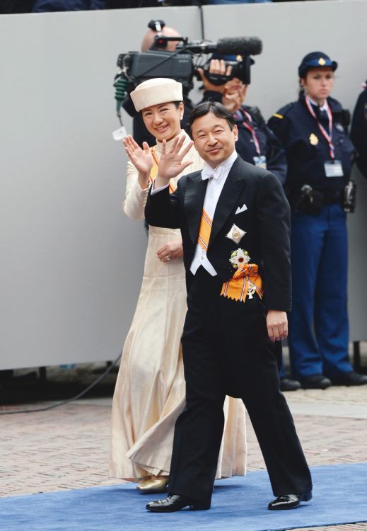 2013年4月28日、オランダ国王即位式に参列する2人。雅子さまは体調を崩して以来、約11年ぶりとなる海外公式訪問だった（写真／JMPA）