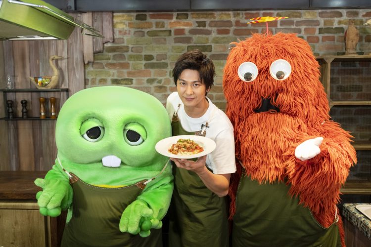 『もこガチャムクキッチン』にて、3人の自由闊達なやりとりも楽しい（C）GACHAMUKKU