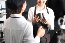 「昔は750円だったよ?」アルバイトの時給1000円時代に驚く30~40代 一方で賃金上昇に伴い「年収の壁」問題も深刻に